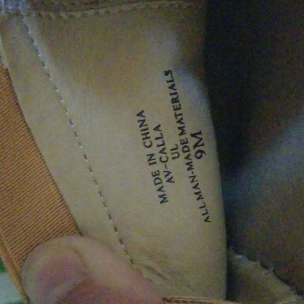 Shoes - Picture 3 of 6